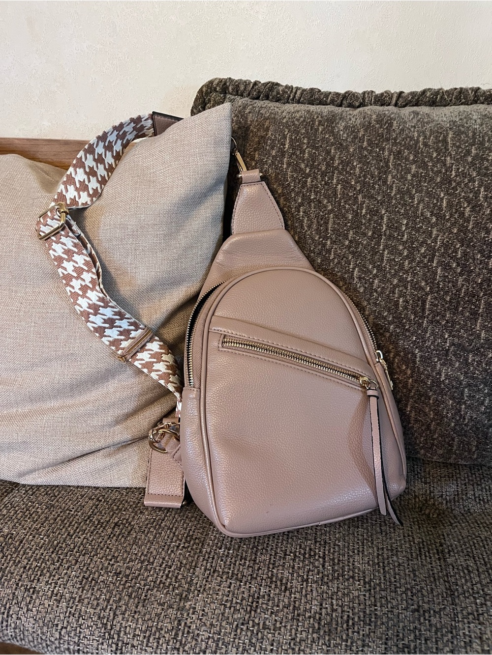 Leather Crossbody Sling Bag - Tan/Dusty Rose